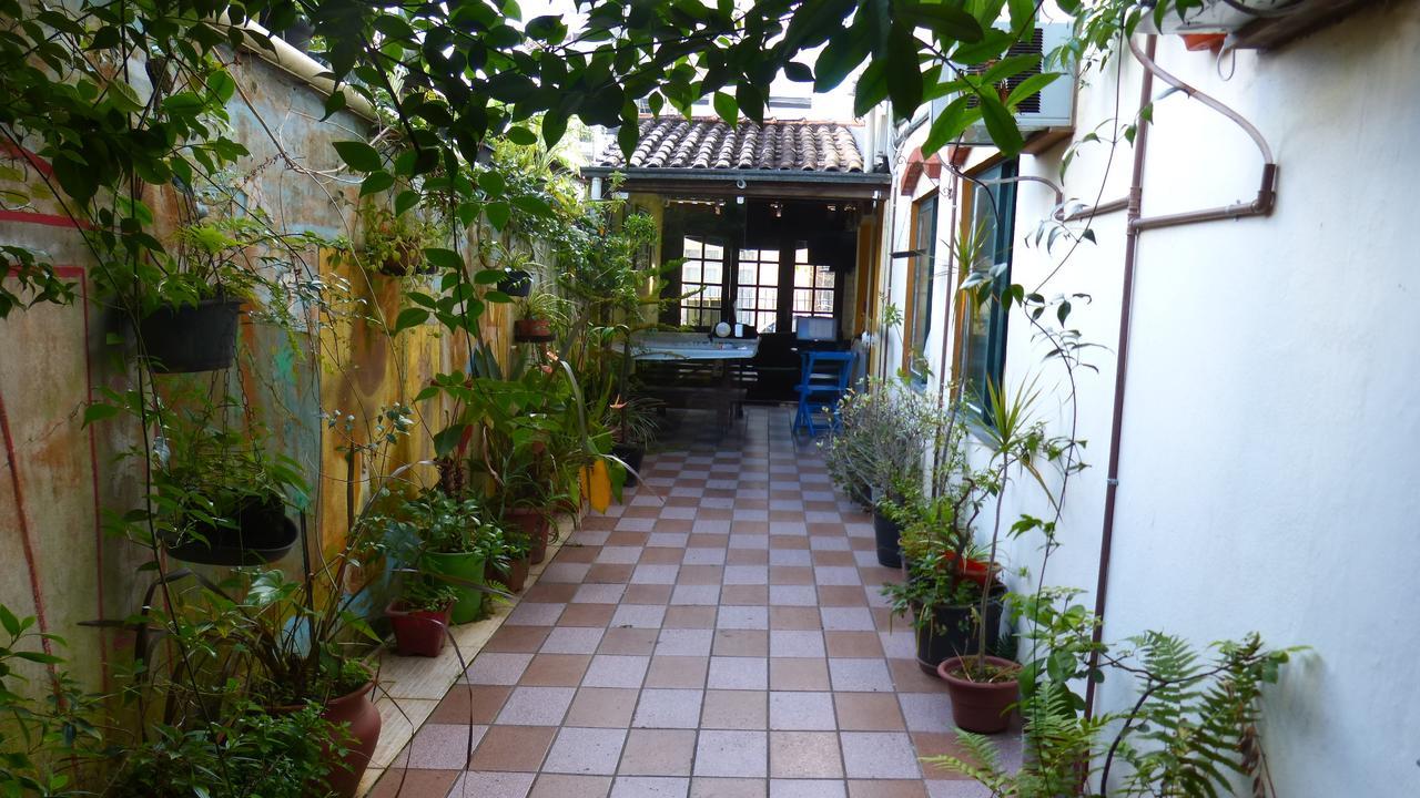 Flor Amarela Albergue